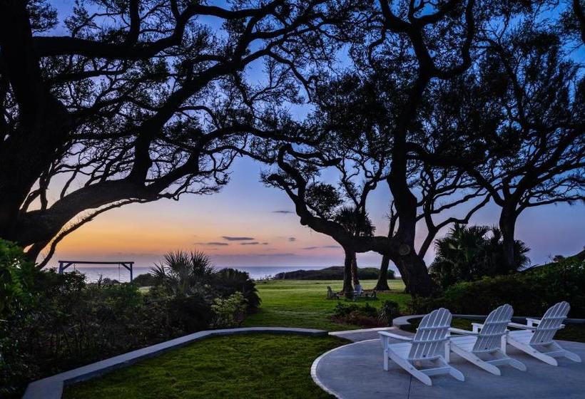 فندق Beachview Club