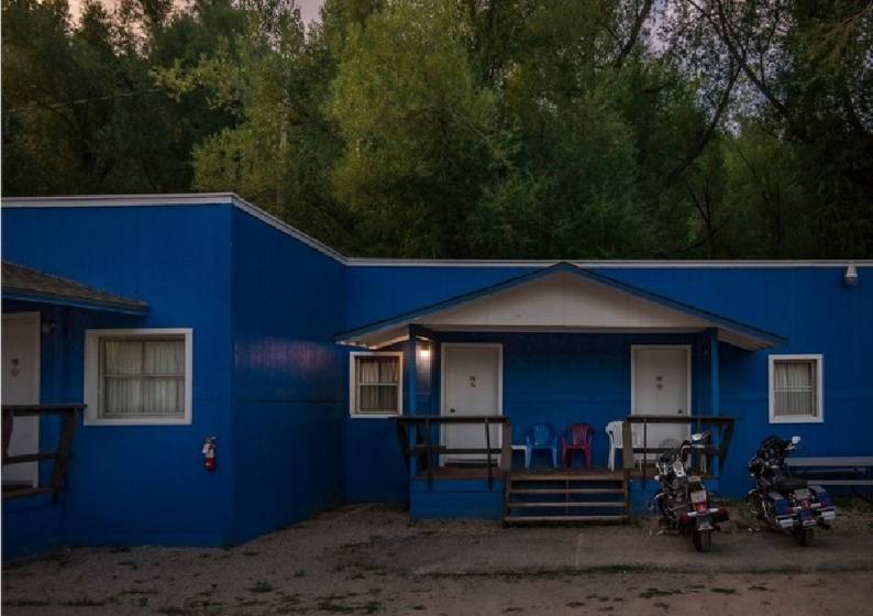 The Brookside Motel / Mt. Rushmore