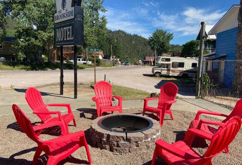 The Brookside Motel / Mt. Rushmore