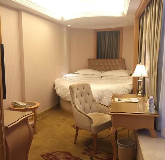 Vienna Hotel Shenzhen Xiashuijing Subway Station