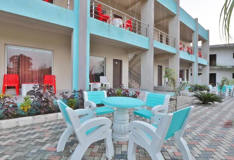 Aaranya Gir Resort