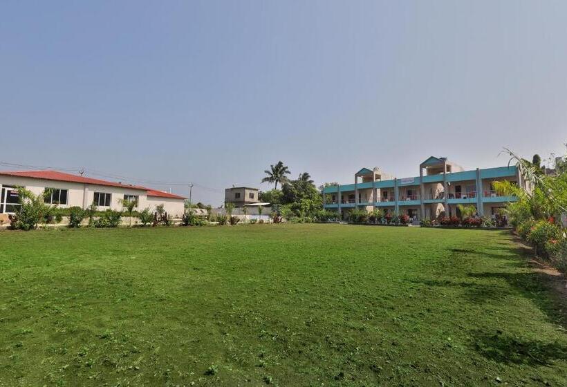 Aaranya Gir Resort