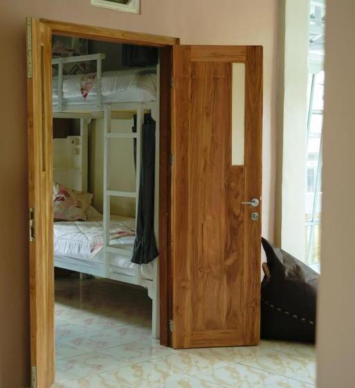 هاستل Bajo Bunkhouse