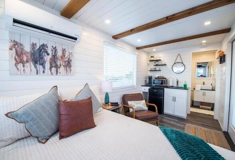 فندق صغير New The Wild West Cozy Container Home