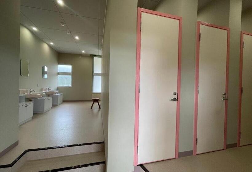 ホテル Livinganywhere Commons Uruma Male Dormitory Bunk Bed   Vacation Stay 15526v