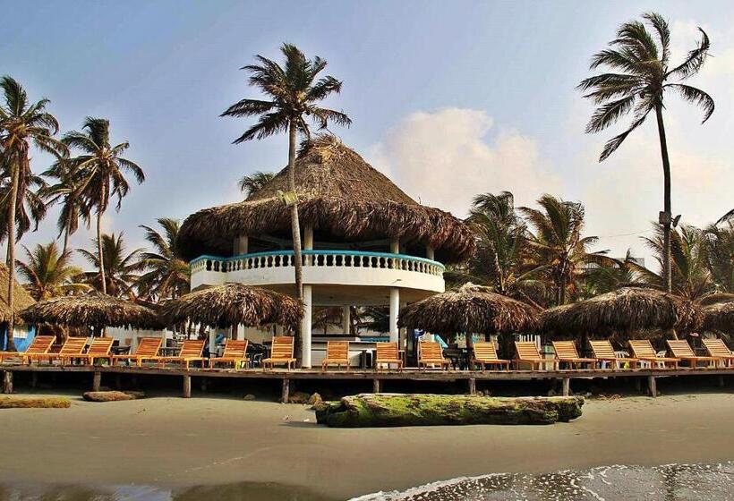 בית מלון כפרי Los Tambos Del Caribe Beach