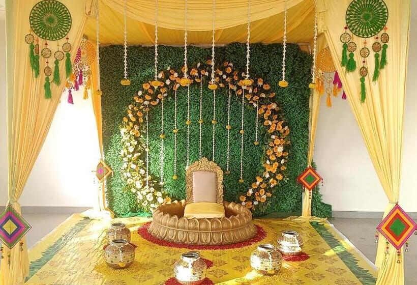 호텔 Sri Vishnu Tejam Elite