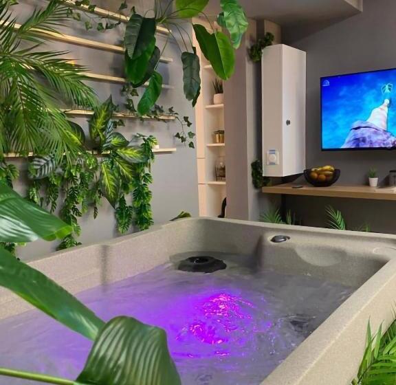 L Appart Hôtel 23ème Avenue   Spa Privatif   Love Room   Appartements à Thèmes