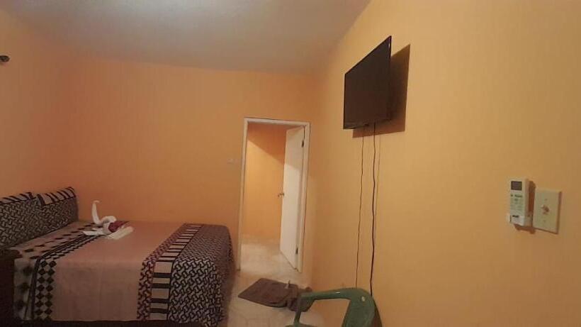 پانسیون 2 Bdrm/ 2 Bath In Old Harbour