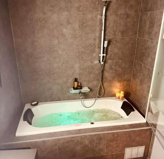پانسیون L Entre 2   Suite Wellness