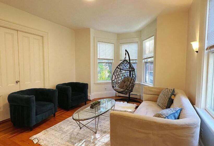 پانسیون 2b1bentire Place Modern Comfort With Old Charm