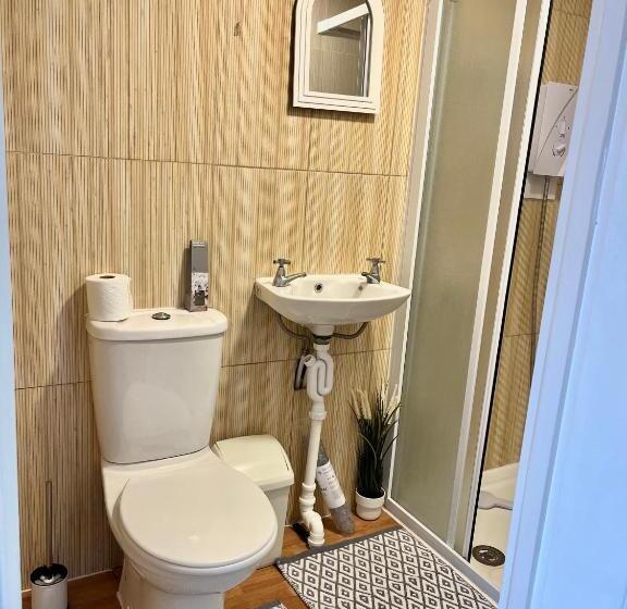 پانسیون Monk’s Lodge