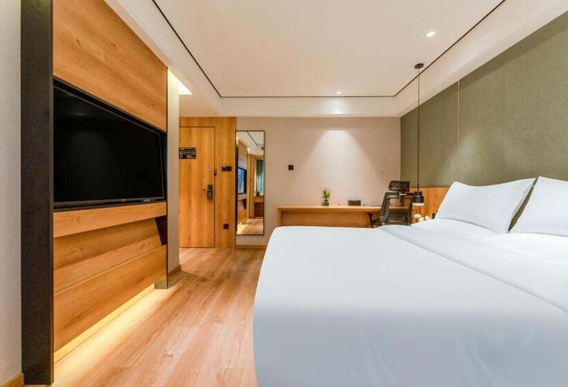 Zhanghe Hotel   Hailiang Plaza, Hohhot Railway Station
