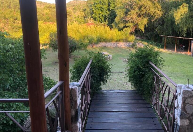 فندق صغير Anicca Posada