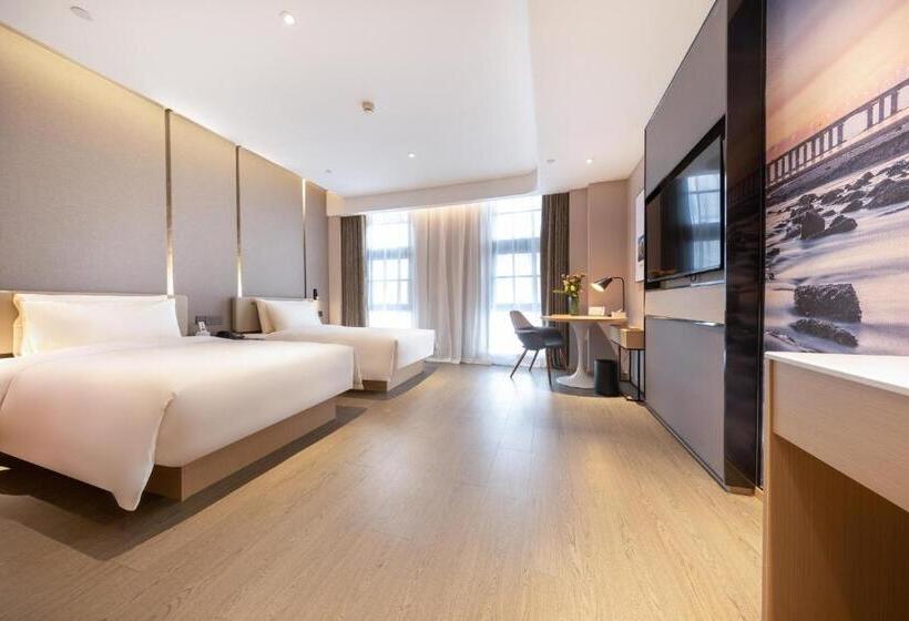 Atour Hotel Xiamen Jimei Lake Business Center