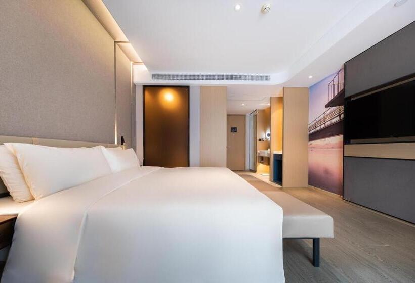 Atour Hotel Xiamen Jimei Lake Business Center