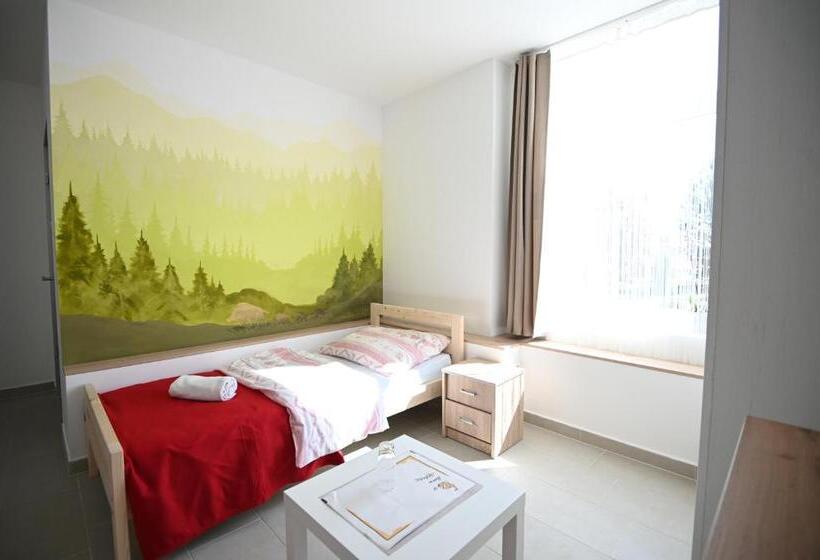 住宿加早餐  Julianna Vendégház étterem, Rendezvényhelyszín és Szállás