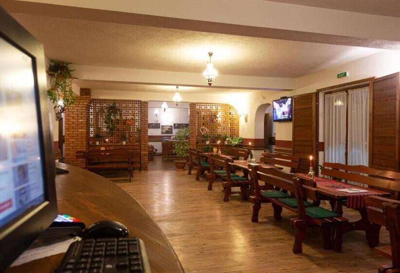 צימר Pensiunea Si Restaurant Erdo