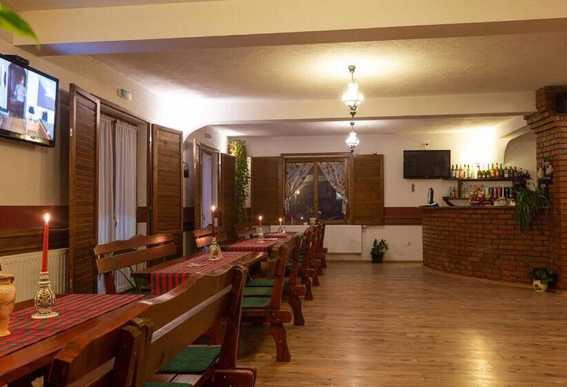 צימר Pensiunea Si Restaurant Erdo