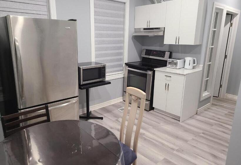 ベッドアンドブレックファースト Downtown Ottawa Spacious Room Accommodation