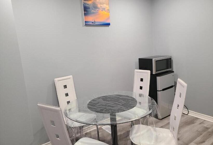 ベッドアンドブレックファースト Downtown Ottawa Spacious Room Accommodation