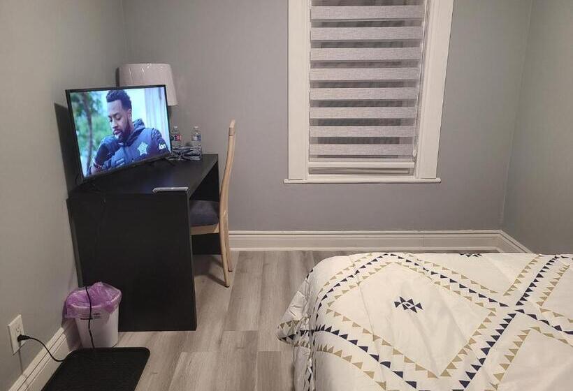 ベッドアンドブレックファースト Downtown Ottawa Spacious Room Accommodation