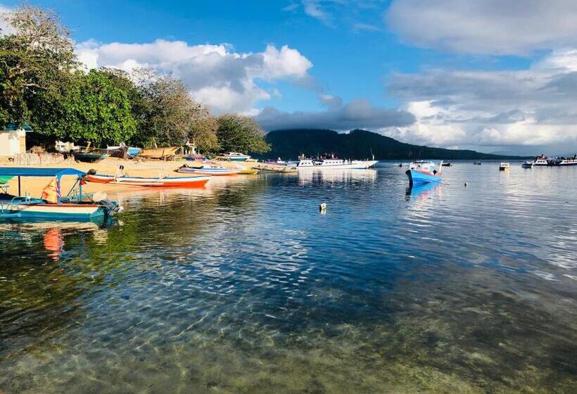 민박 The White House On Bunaken