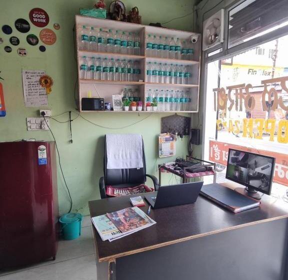 酒店 Aastha And Restaurant