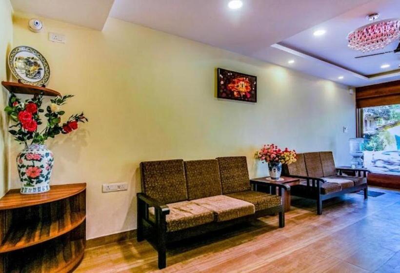 ホテル Candolim Grande By The Four Season , Goa