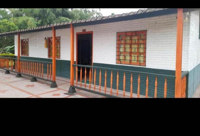 هتل Finca Turística La Bahía