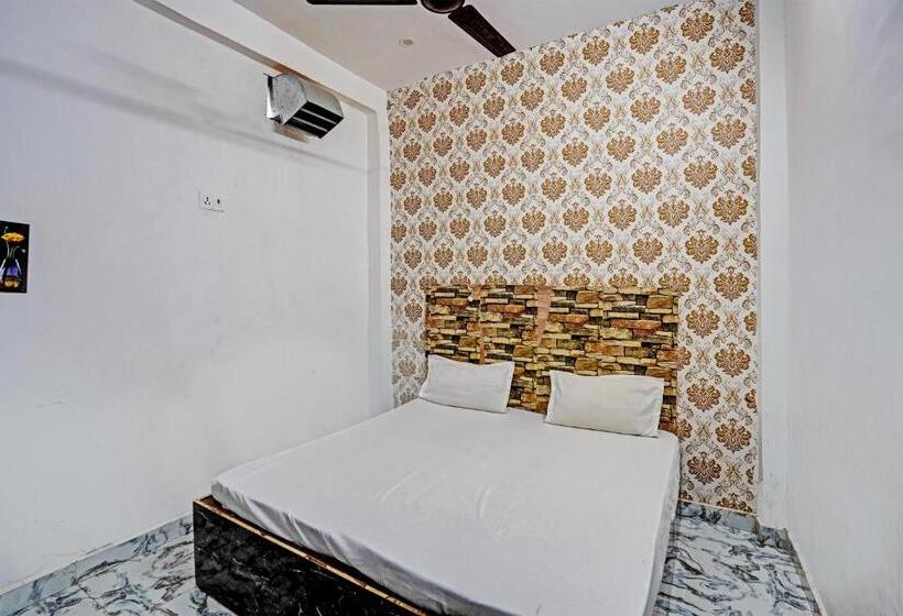 Отель Oyo Moon Murad Ganj