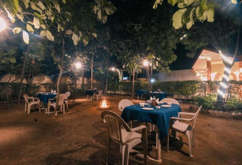 ホテル Saalwood Safari Lodge