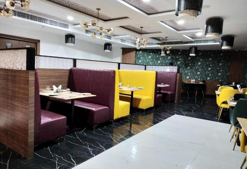 ホテル Vinayak International