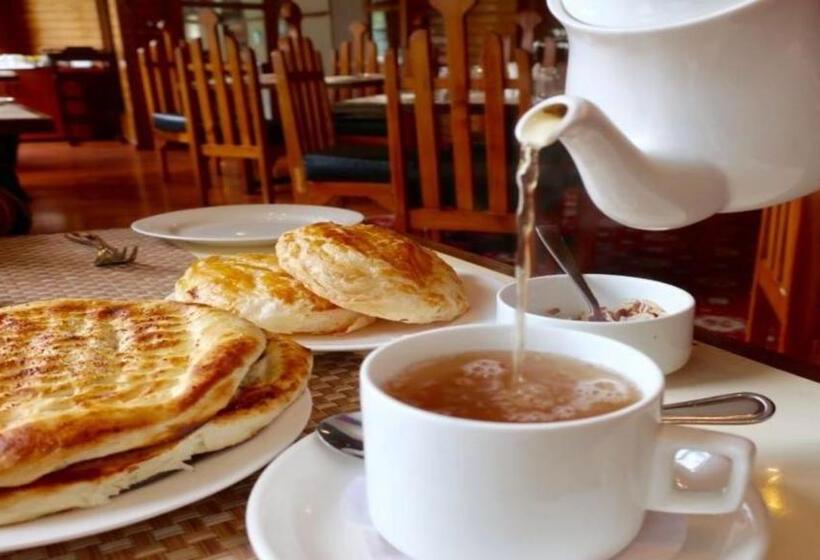 New Zum Zum Hotel & Restaurant