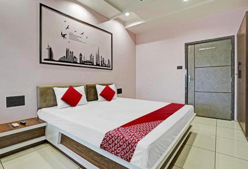Oyo Flagship Hotel Barsana