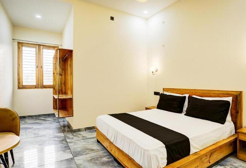 Oyo Hotel Ganga Safari
