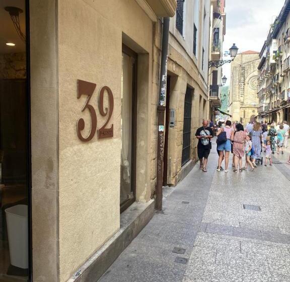 پانسیون 32 De Agostos