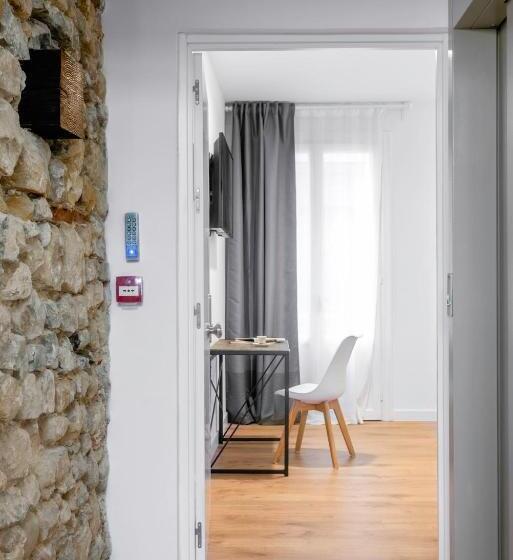 پانسیون 32 De Agostos