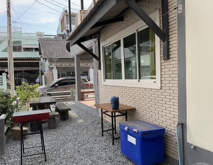 פנסיון Journey House Bangsean