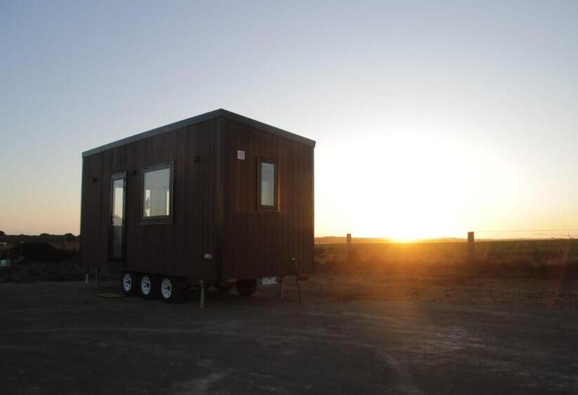 פנסיון Coastal Sunset Tiny Home   Port Fairy Tiny Homes