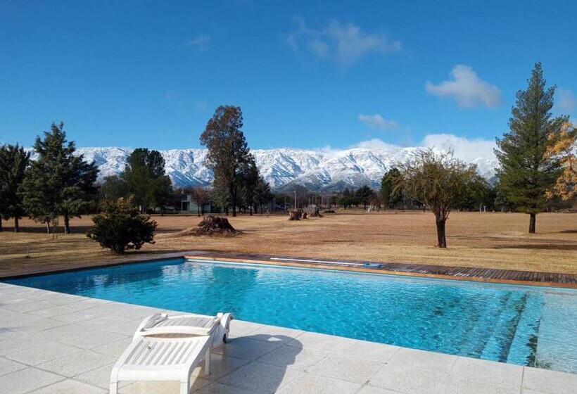 リゾートホテル El Campo Departamentos