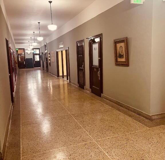 School Of Fame