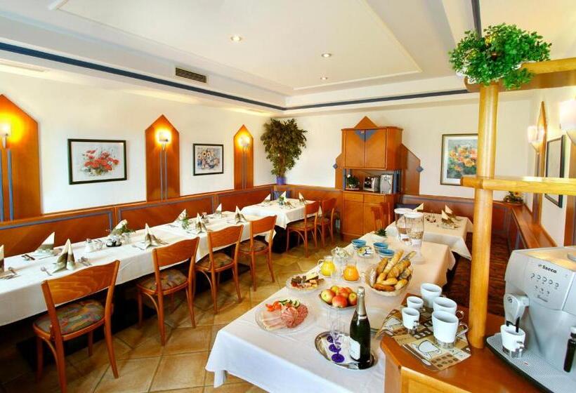 ユースホステル Gasthaus Kloibhofer