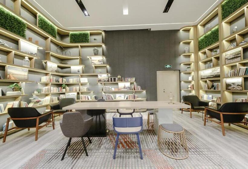 Atour Hotel Railway Station Dalian