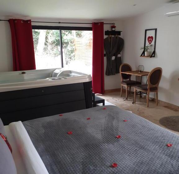 住宿加早餐  La Chambre Des Songes