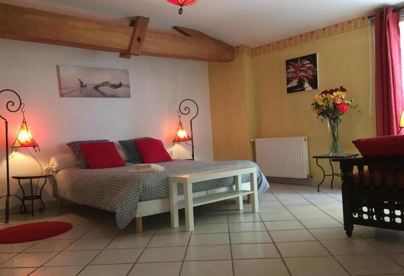 민박 La Closerie Du Chêne Bleu