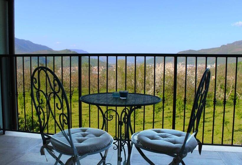 Caledonia B&b