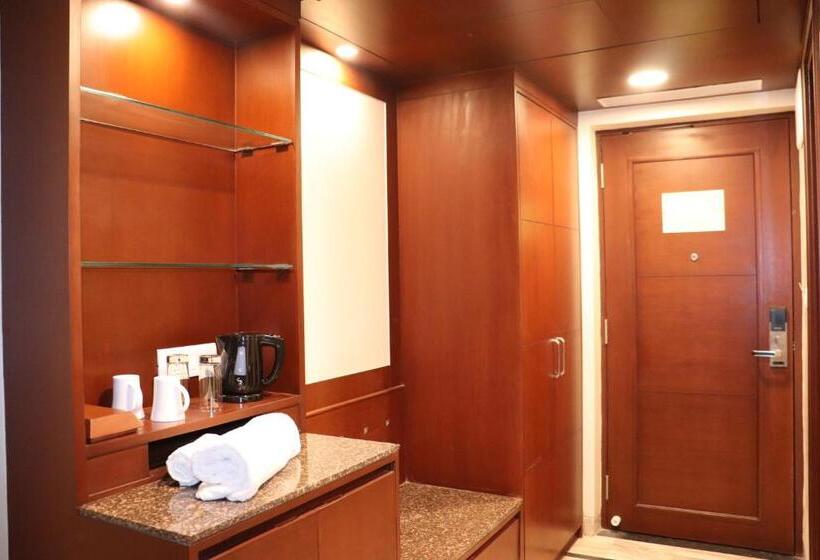 فندق Anandit International