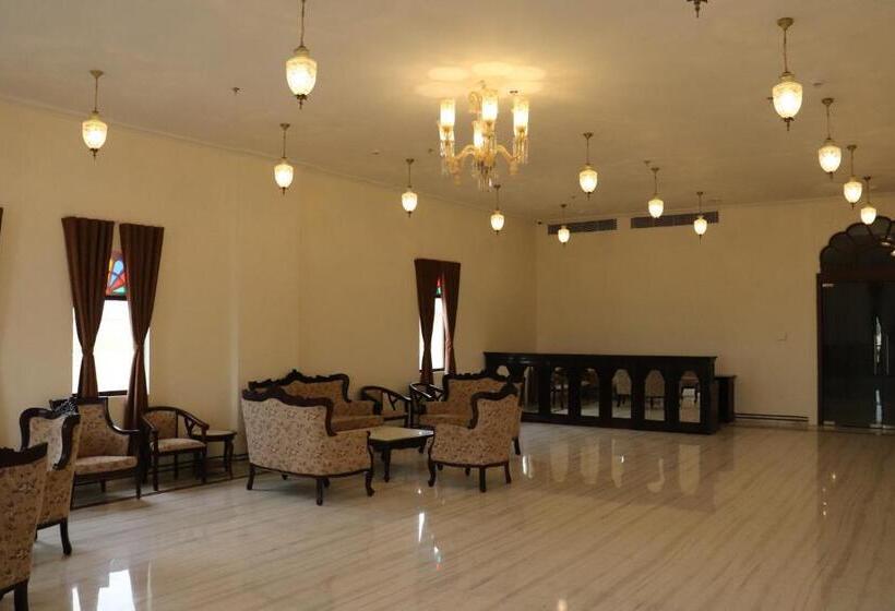 فندق Anandit International