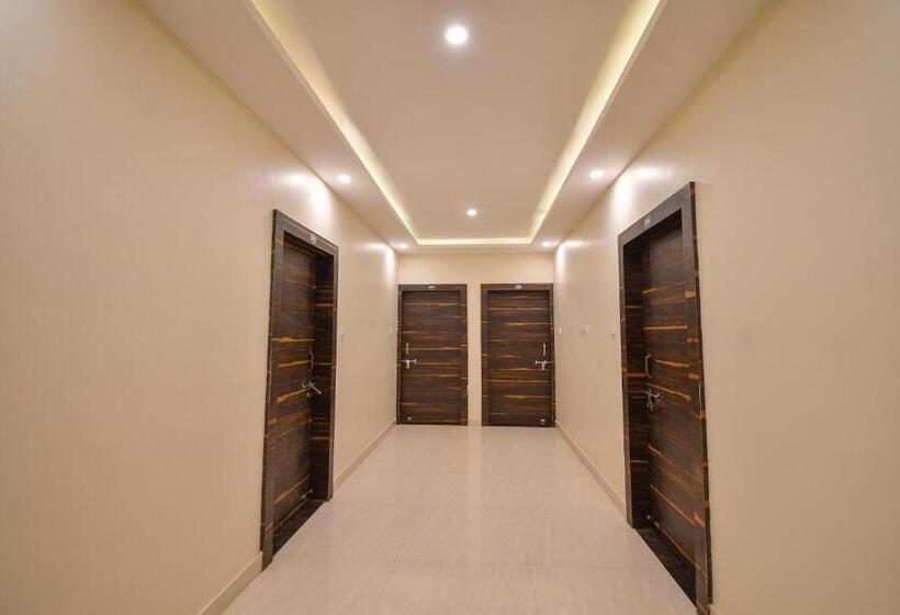 فندق Oyo Tulshi Residency